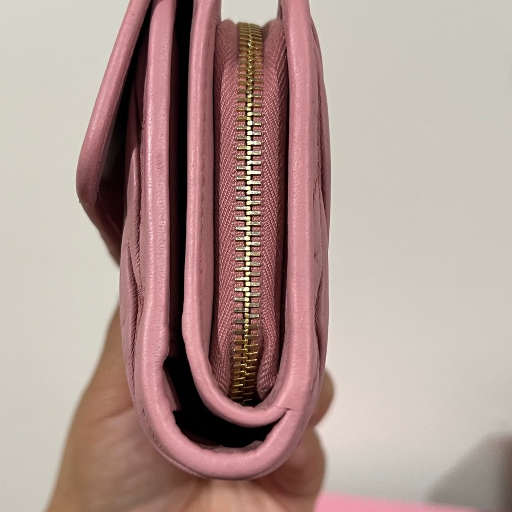 💖SOLD💖Miu Miu Pink Wallet - Picture 6 of 17